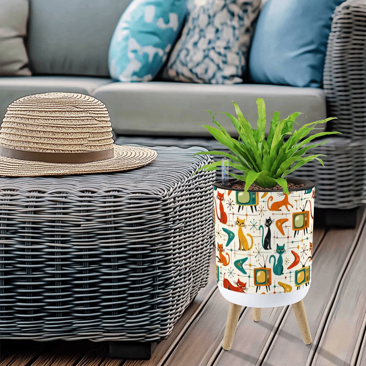 🌿 Atomic Kitsch Flower Pot with Legs – Retro Cats &amp; TV Planter